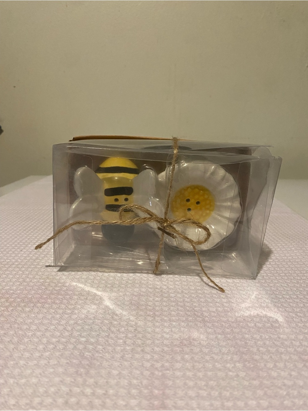 Packaged Ceramic Bumblebee Salt & Pepper Set (Boxed) - Yellow White